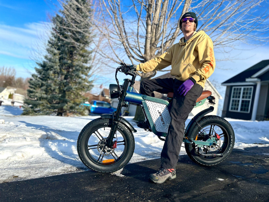 Top Winter Gear for E-Bike Riders – Stay Warm, Dry & Safe This Cold Season